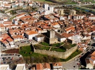 Vista aérea da vila de Chaves