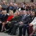 A primeira fila estivo ateigada de coñecidos militantes populares, agás o socialista alcalde de Santiago, Sánchez Bugallo